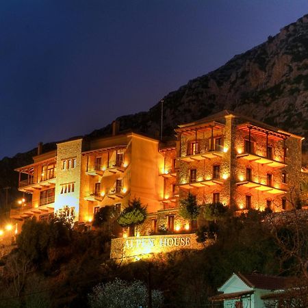 Alpen House Hotel & Suites Arachova Bagian luar foto
