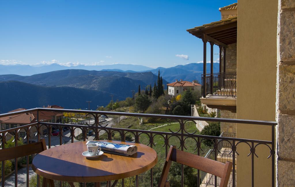 Alpen House Hotel & Suites Arachova Bagian luar foto