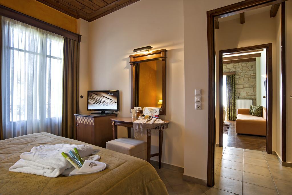 Alpen House Hotel & Suites Arachova Ruang foto