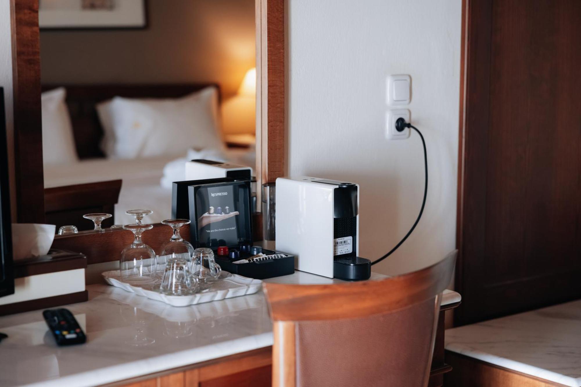Alpen House Hotel & Suites Arachova Bagian luar foto