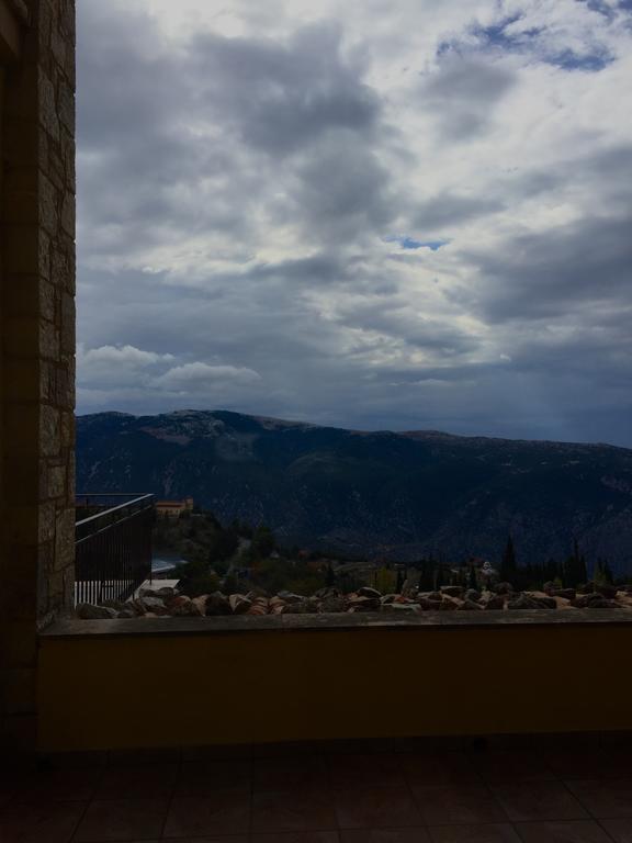 Alpen House Hotel & Suites Arachova Bagian luar foto